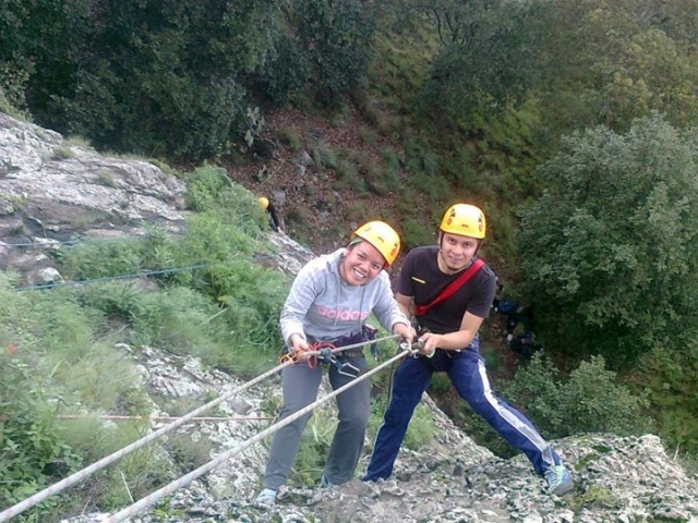 rapeleando con amigos